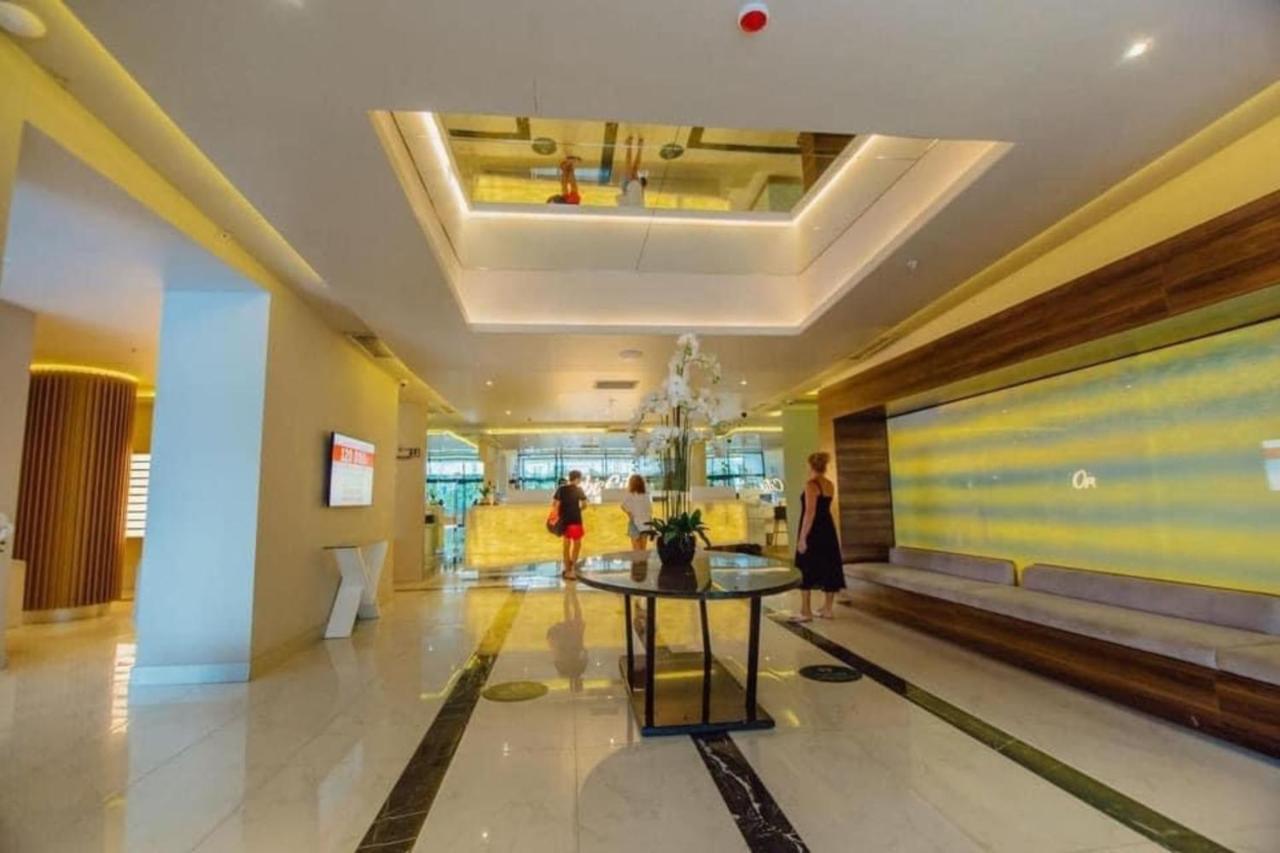 Luxury Sea View Apartments In Orbi City Batumi Exterior photo